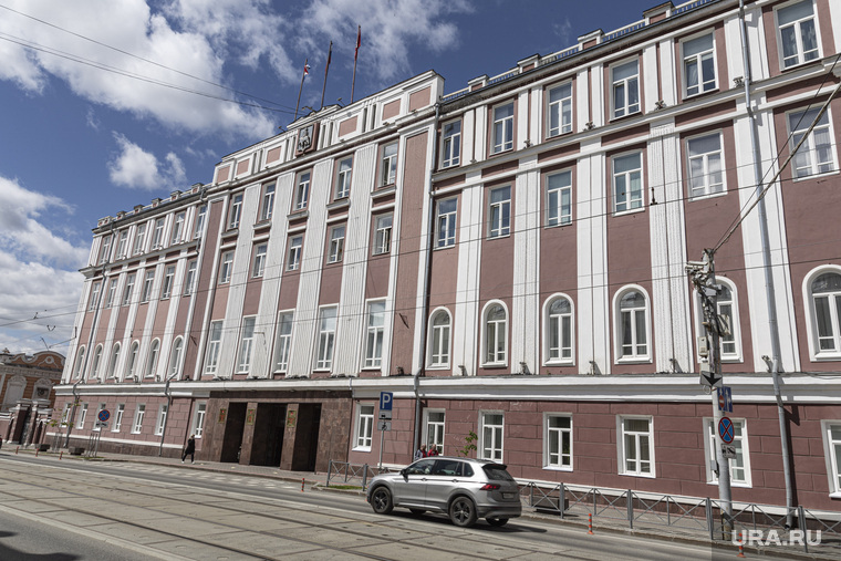 Административные здания, лето 2020 г. Пермь