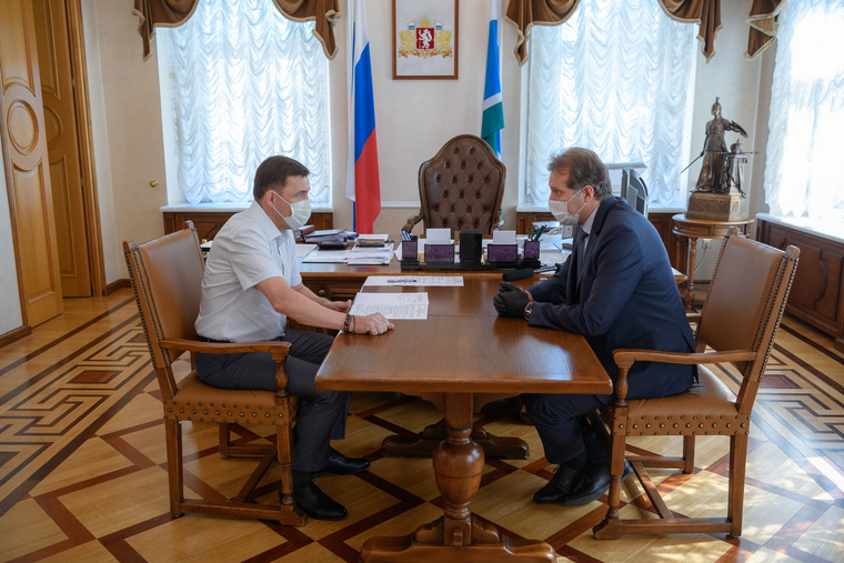 Евгений Куйвашев провел переговоры с руководством УВЗ и ЕВРАЗ НТМК
