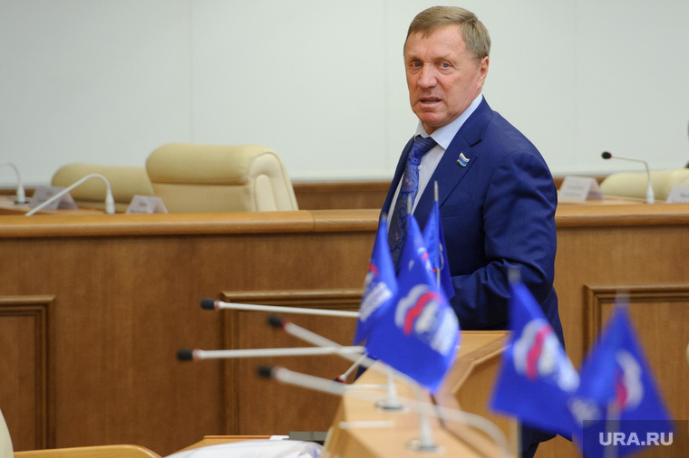 Владимир Никитин заседает в областном парламенте с 1998 года
