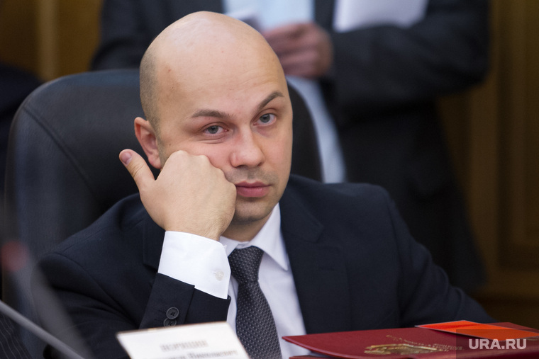 У Антона Швалева не задалась карьера в Сибири, и он мечтает вернуться в Екатеринбургскую гордуму