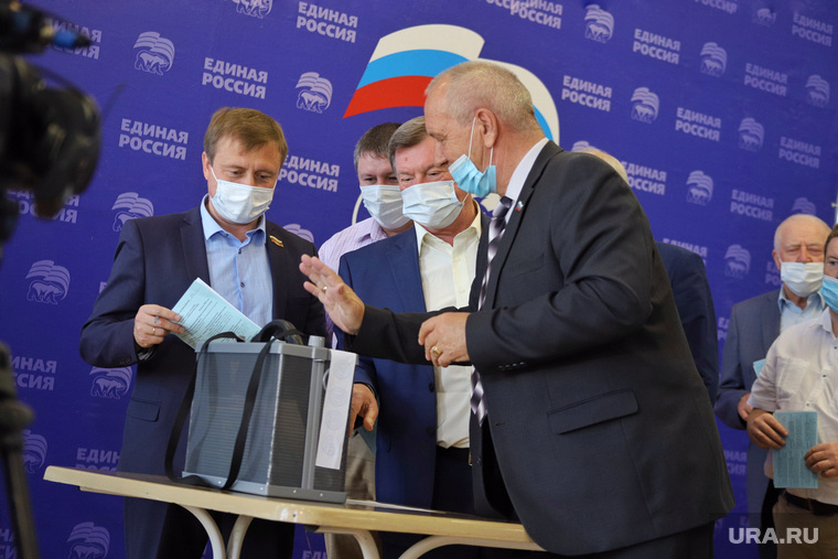 Кандидаты скрывают от избирателей, что их поддерживает ЕР и московская власть