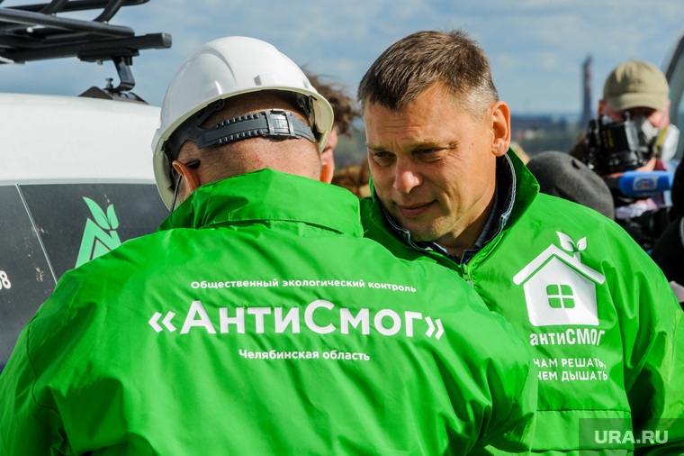 Лидер списка «Зеленой альтернативы» Михаил Махов (справа) с большой вероятностью получит мандат депутата ЗСО