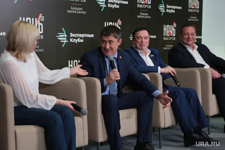 Дмитрий Махонин на встрече с другими кандидатами в губернаторы Пермского края после закрытия избирательных участков