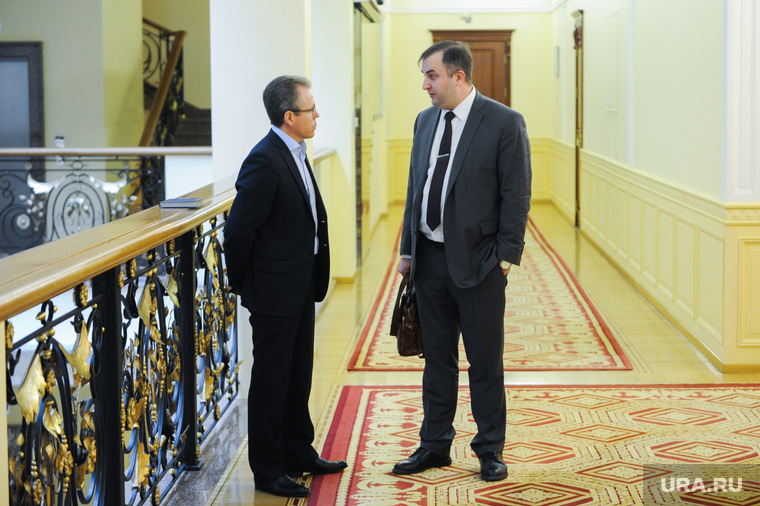 Олег Гербер (справа) получит мандат лично от губернатора