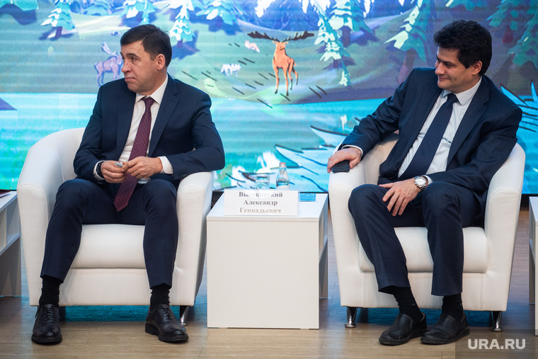 Евгений Куйвашев (слева) может отправить мэра Екатеринбурга в отставку в случае неудачи на довыборах