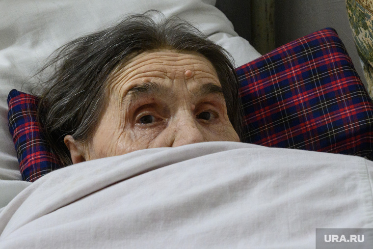 80-летняя Нина Кузова заперта в подвале из-за обстрелов