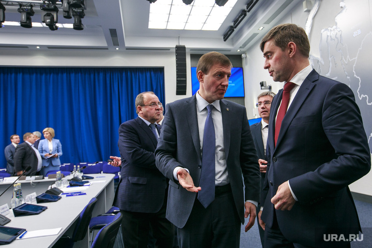 Сергей Железняк (справа) пошел против мнения партии, и вряд ли получит поддержку «Единой России» на выборах в Госдуму-2021