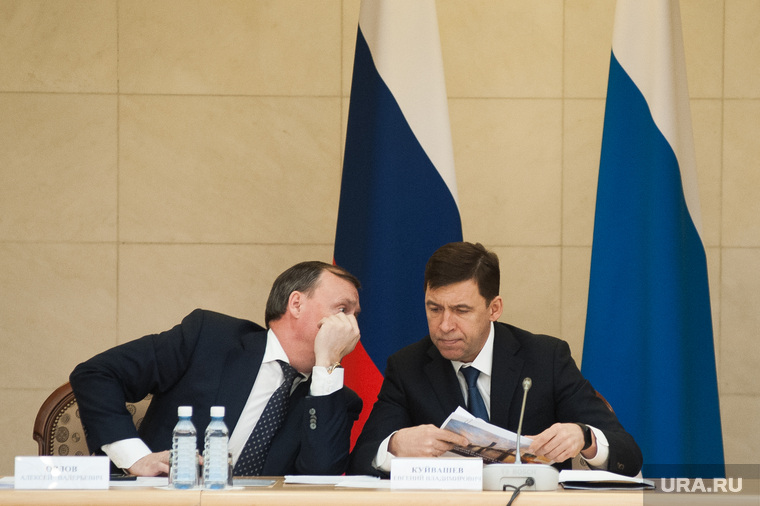 Переход в мэрию Алексея Орлова (слева) может быть не выгоден губернатору