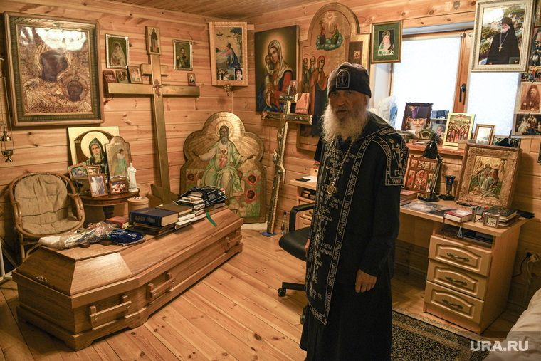 После отлучения Сергий потерял не только сан, но и право называться монахом. Однако его сторонников это не смущает