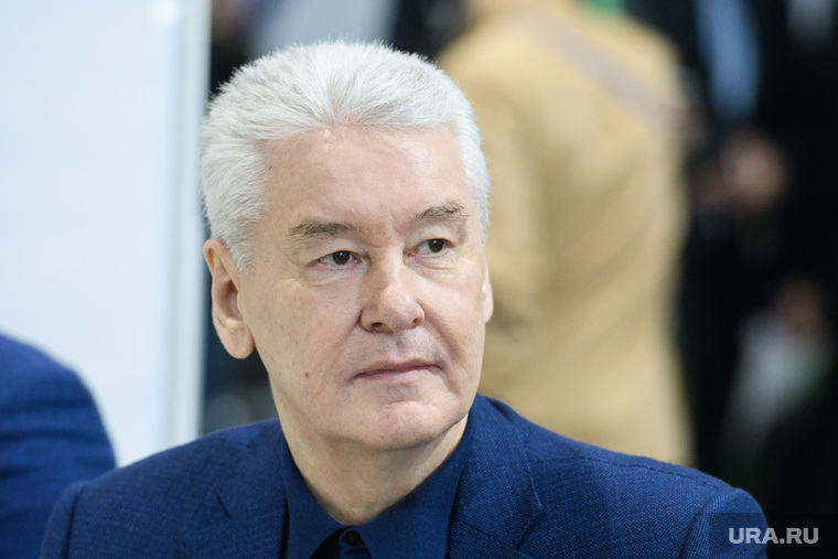 Мэр Сергей Собянин столкнулся с протестами москвичей против дистанта
