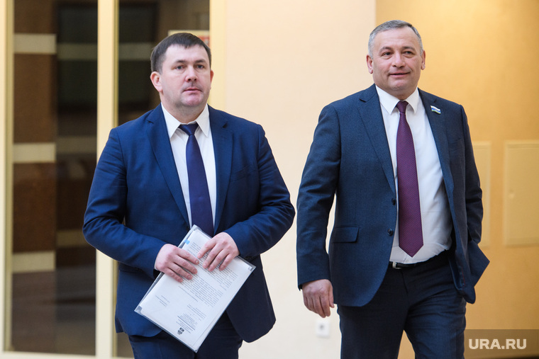 Алексея Шмыкова (слева) называют смелым «атакующим» руководителем