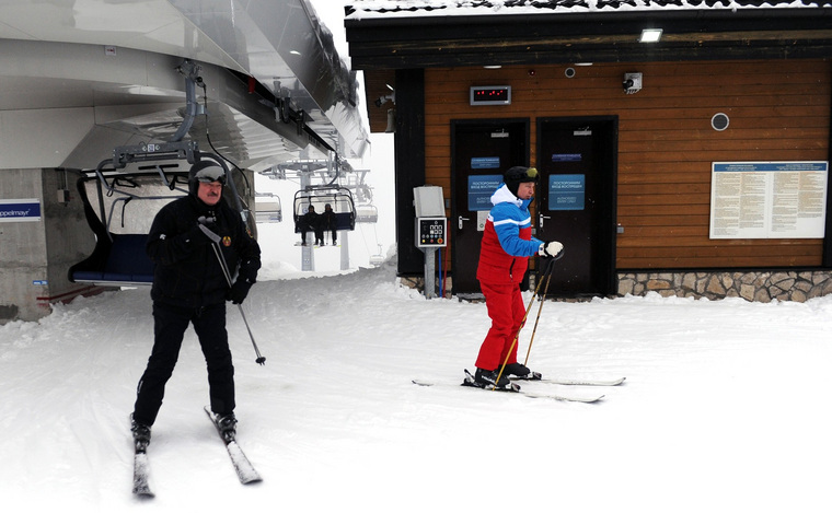 Главы государств прокатились на горных лыжах