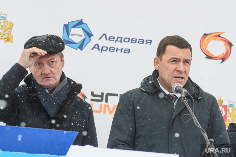 Андрей Козицын (на фото слева) лично продвигал проект новой ледовой арены УГМК в центре Екатеринбурга. Свердловский губернатор Евгений Куйвашев (на фото справа) обещал помочь