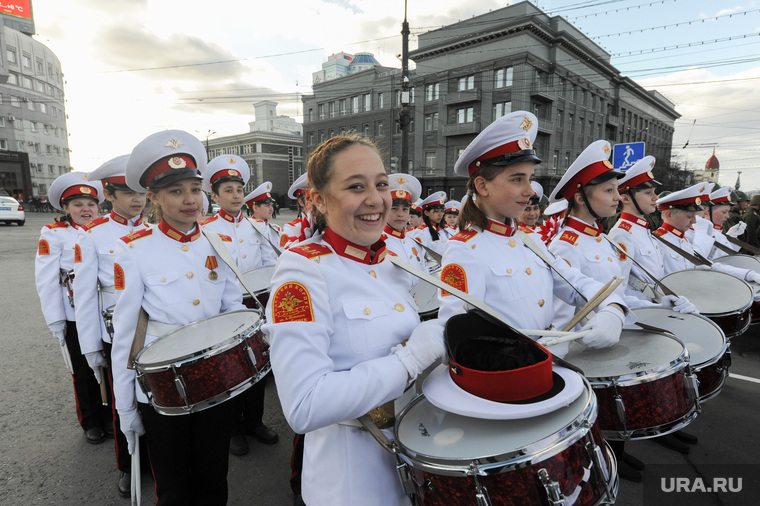 Власти опасались, что митинги Навального столкнутся с репетициями парадов Победы в миллионниках