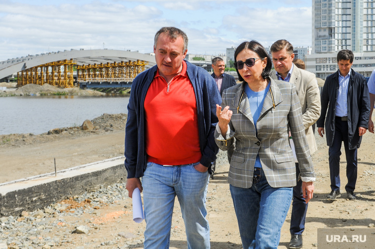 Наталья Котова на осмотре строящейся набережной реки Миасс. Челябинск