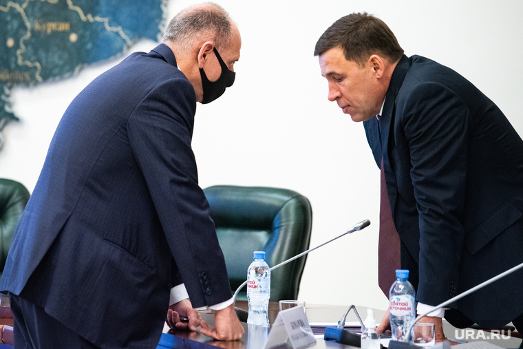 Дмитрия Пумпянского (слева) звали на встречу с губернатором, но он отправил в резиденцию своего консильери