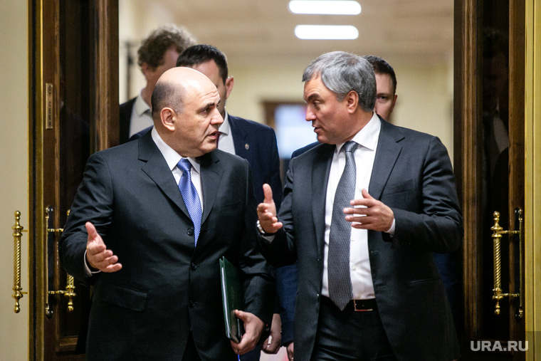 Инсайдеры уверяют, что готовится информация об электоральных перспективах Михаила Мишустина (слева) и Вячеслава Володина (справа)