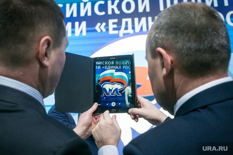 Перед отчетом эксперты гадали о политическом будущем Дмитрия Медведева