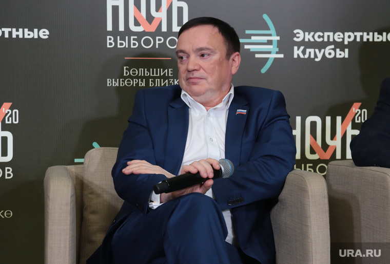 Депутат Олег Постников ходил на консультации в администрацию губернатора