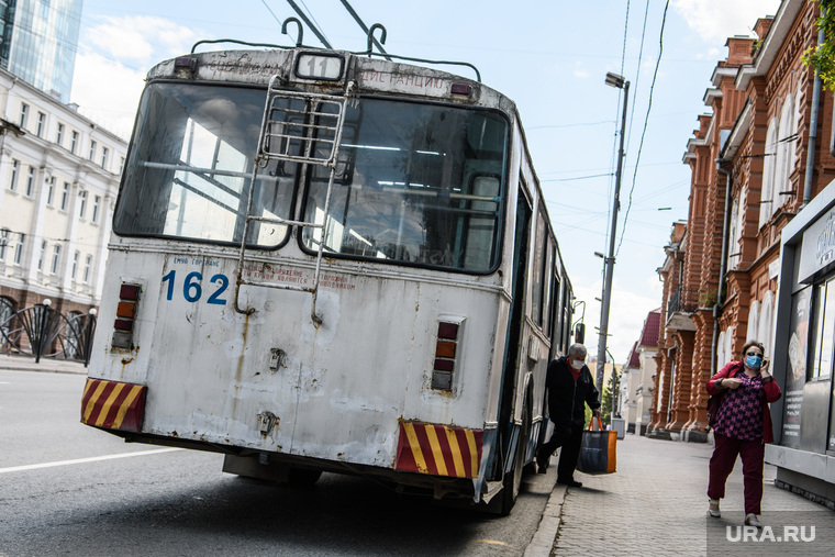 Судьба троллейбусов под вопросом: или они совсем исчезнут с улиц городов, или старые машины поменяют на комфортные новые