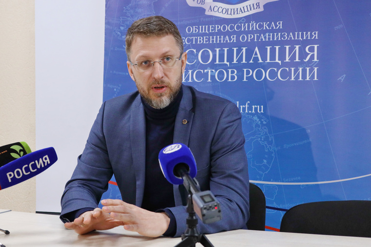 Дмитрий Погорелый является организатором проекта по оказанию бесплатной юридической помощи в ЯНАО