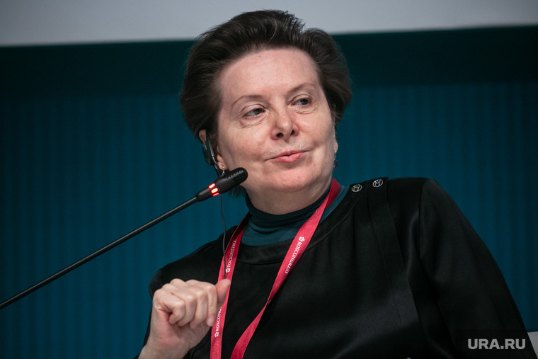 Наталья Комарова — один из первых губернаторов, начавших участвовать в прямых эфирах у блогеров