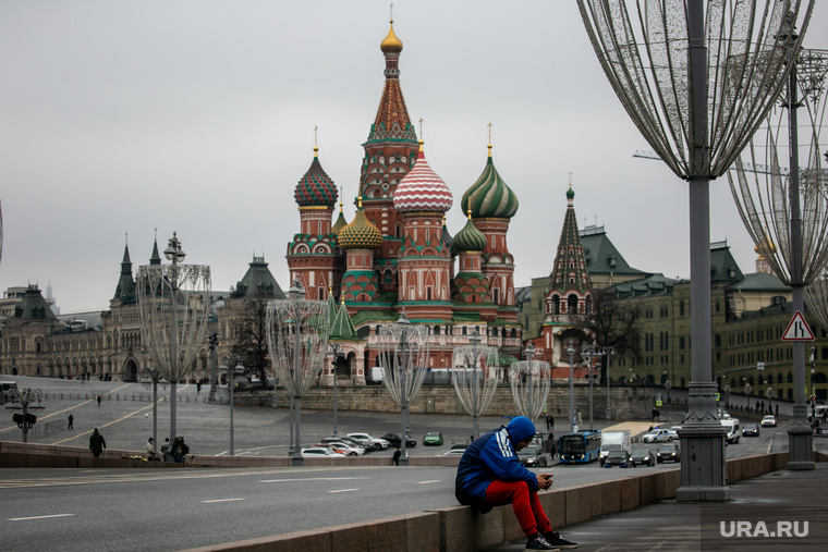 Госкомпании пора выводить из Москвы, считает эксперт Владимир Климанов. Это даст новые импульсы развития другим регионам страны