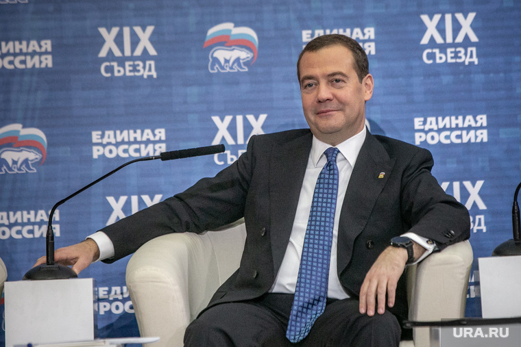Председатель «Единой России» Дмитрий Медведев сохранил неформальное влияние на список партии