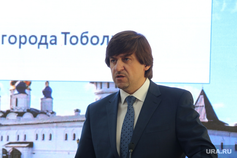 Максим Афанасьев не торопится с назначениями