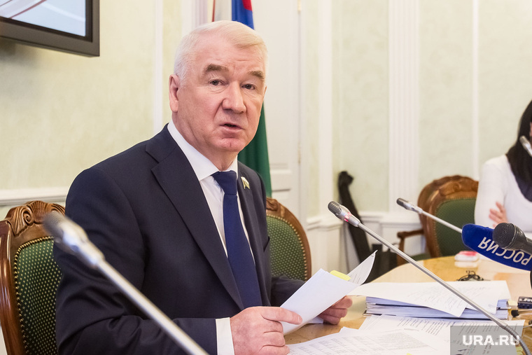 Спикер Тюменской облдумы Сергей Корепанов оставил выходку блогера без внимания