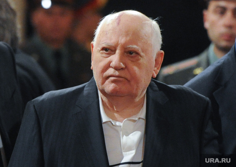 Михаил Горбачев должен был арестовать Бориса Ельцина до ГКЧП, но ему не хватило воли, считает Александр Ципко
