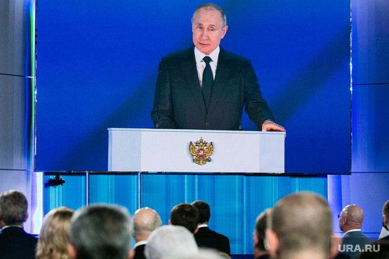 Губернаторы почти 20 регионов страны не выполнили требования президента Владимира Путина