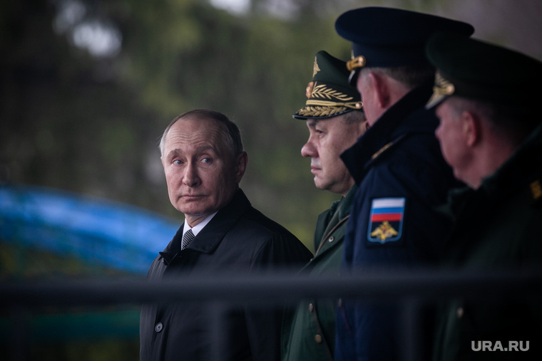 Президент РФ Владимир Путин с помощью своей команды повысит контроль над Госдумой
