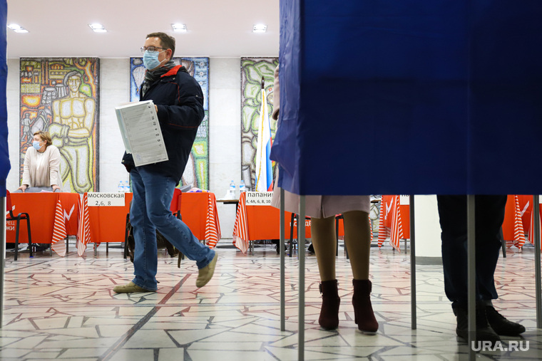 Среди избирателей высоко недоверие к электронному голосованию, считают политологи