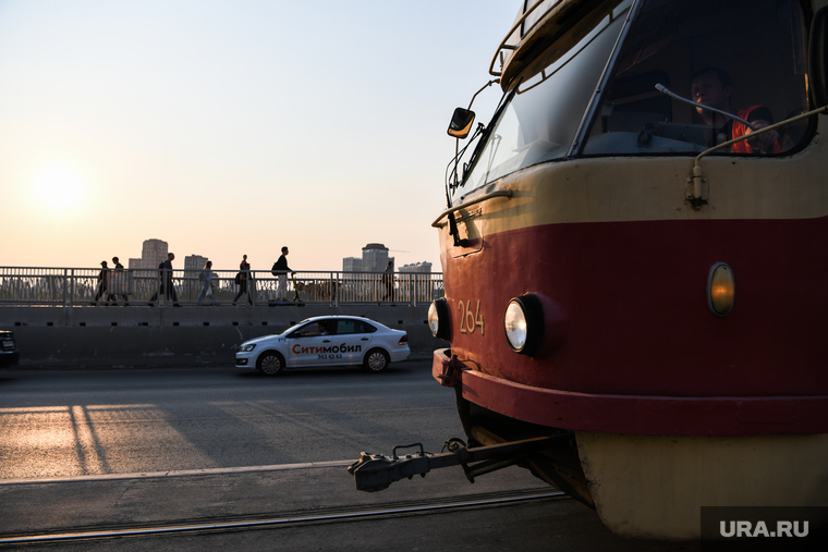 Чиновникам мэрии придется разбираться в ситуации с предстоящим отключением общественного транспорта Екатеринбурга от электроэнергии