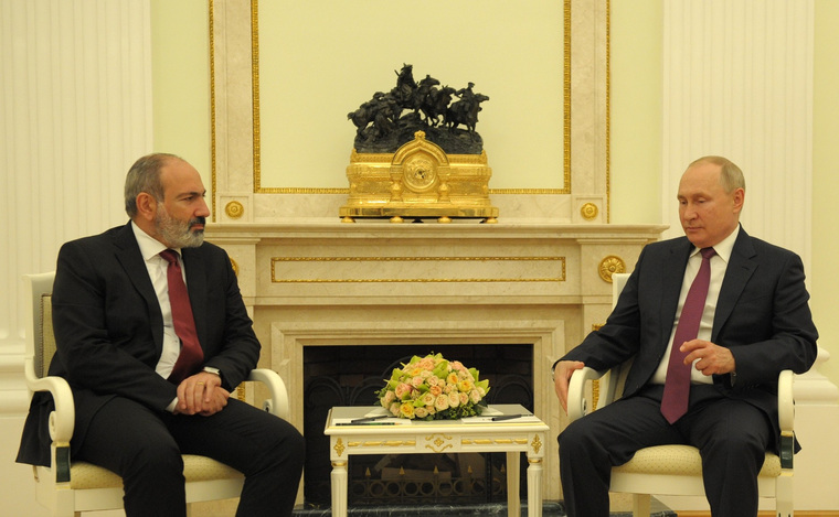 Главы Армении и России договорились стабилизировать ситуацию в Нагорном Карабахе