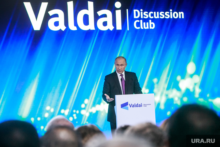 Владимир Путин общался с членами Валдайского клуба около четырех часов