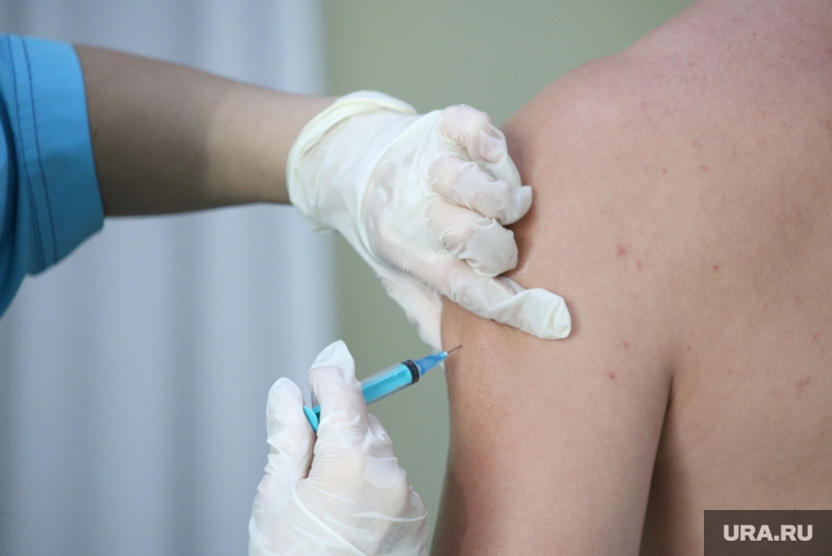 Медики Ноябрьска не дают медотвод от вакцинации местным жителям