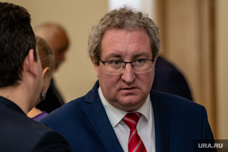 Власти пока не решили, куда пристроить Павла Микова