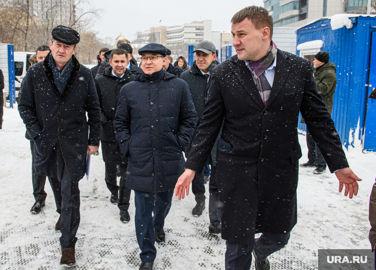 Помимо Таврунова, реальным претендентом на мандат считали Алексея Свалова (справа)