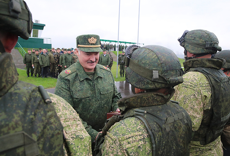 Новую Военную доктрину, которую принял 4 ноября ВГС Союзного государства, президент Лукашенко долго отказывался согласовывать, говорят эксперты