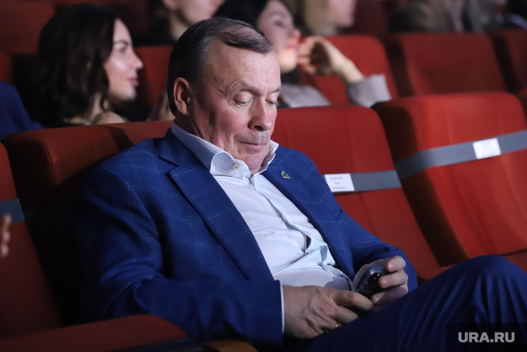 После 21:00 Алексей Орлов почти не наблюдал за сценой