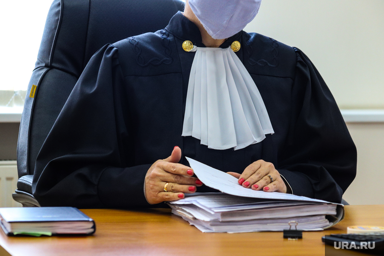 Судебное заседание в Арбитражном суде по поводу освобождения территории в 6 микрорайоне. Курган