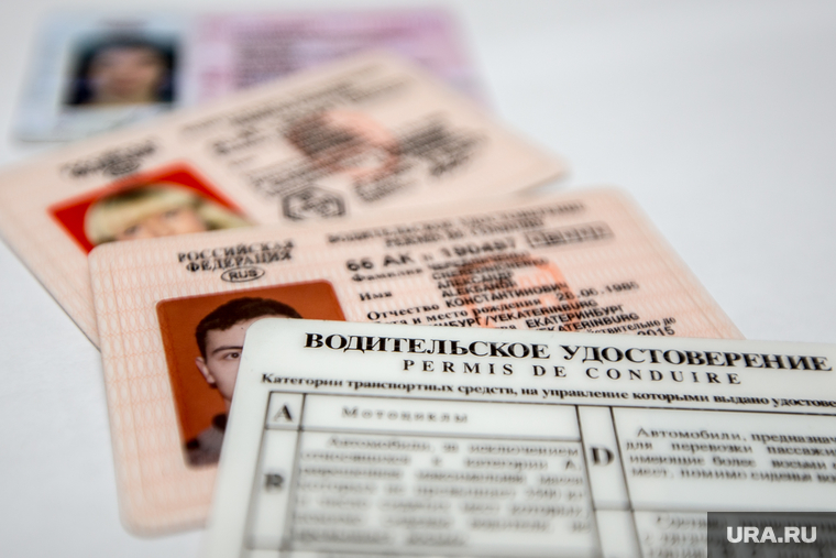 Давыдов* (признан иностранным агентом) предлагает отбирать права у водителей-новичков, устроивших ДТП, и возвращать их только после курсов переобучения