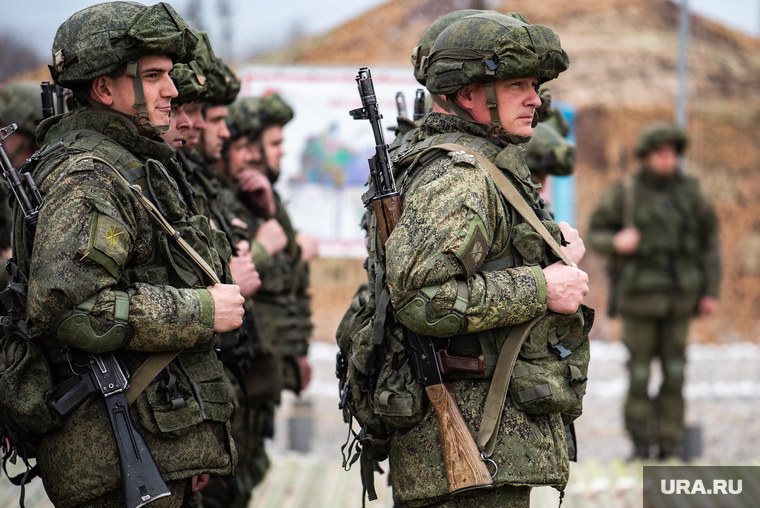 Российской армии нужны взрослые и сознательные люди, считают кадровые военные