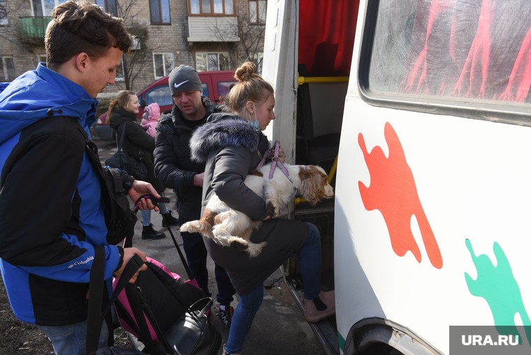 В Донбассе с пятницы 18 февраля идет эвакуация мирного населения