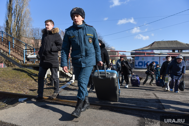 На Донбассе с 18 февраля идет эвакуация мирного населения в Россию