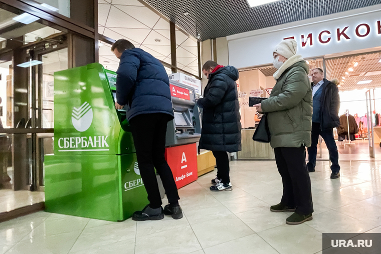 Крупнейшие российские банки попали под новые западные санкции