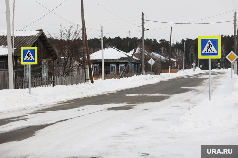В селе Новодостовалово прописано больше 500 человек, фактически проживает — 377. Дорогу от Дианово до Новодостовалово построили осенью 2021 года