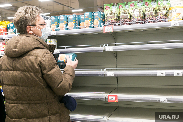 Тюменцы переживают из-за пустых полок в магазинах